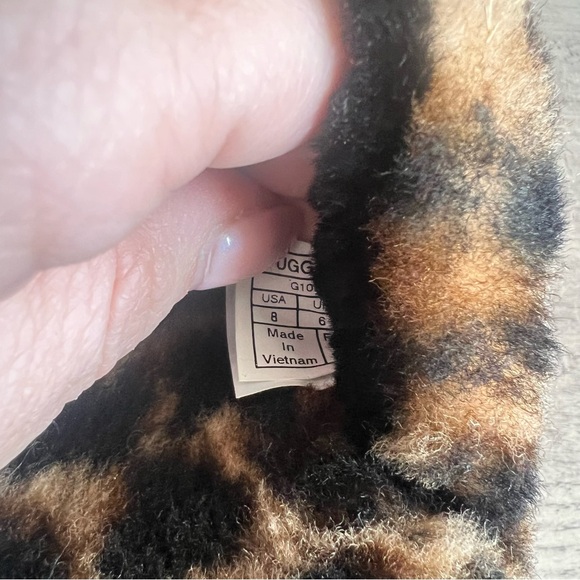 UGG Fluffita Flatform Leopard Print Fuzzy Slides Size 8 - Picture 4 of 5